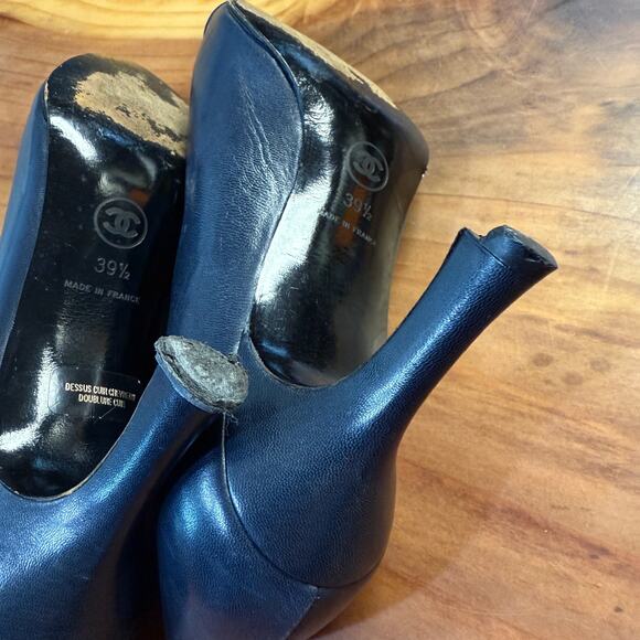 Vintage Chanel Women's Pump Heel Shoes 39.5 US 9 France Leather Slip on - Picture 9 of 13
